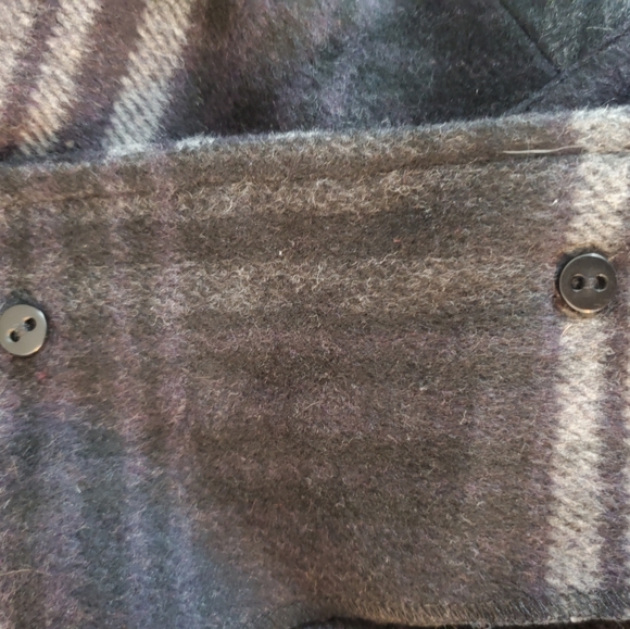 Novelti wool blend wrap/cape/shall - Picture 5 of 8